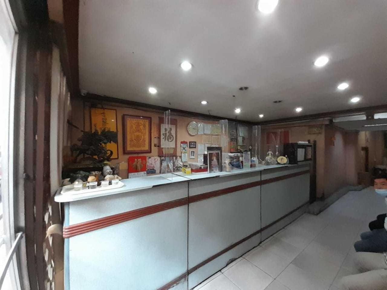 Oyo 1011 First Hotel Manila Exterior foto